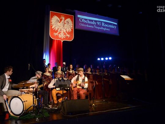 „Raz, dwa, trzy do mazura…”, Frument Project i Chór Akademicki UTH