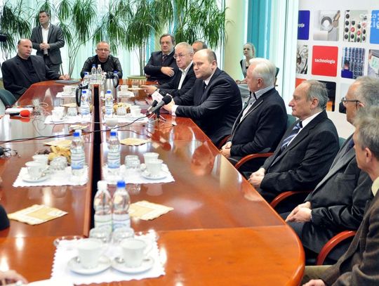 Wręczenie odznaczeń dla realizatorów odbudowy pomnika Legionisty