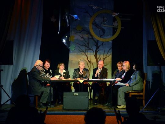 Wieczór poezji „Rozmowy z czasem” - grupy poetyckiej "Eliksir" - MOK Amfiteatr