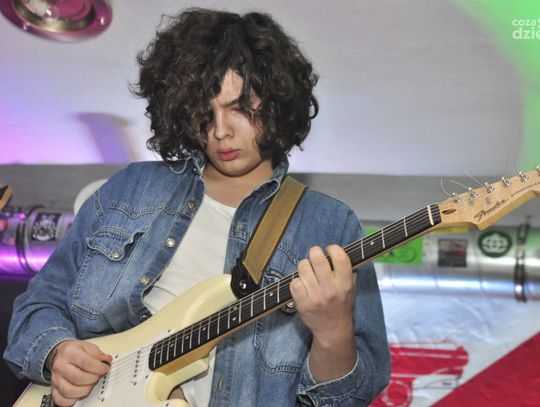 Na Zewnątrz/Kultura Wieku Atomowego/Crossroad Strangers w Alibi