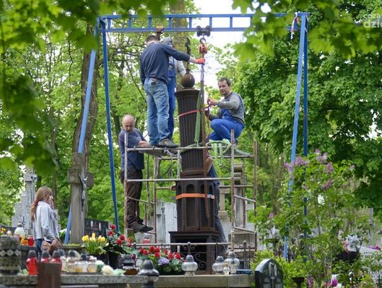 Renowacja zabytkowego nagrobka Mierzyńskich