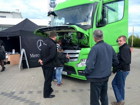 Pokaz nowych modeli Mercedesa