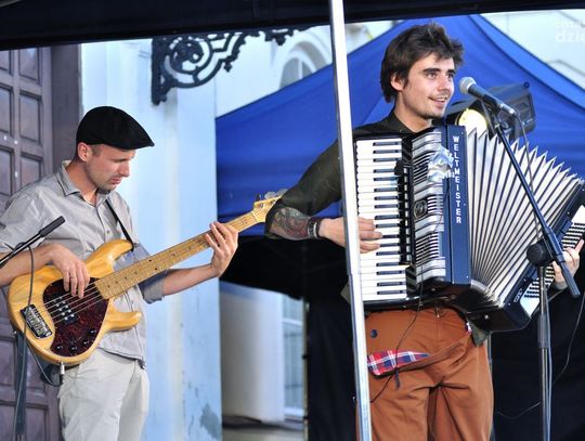 Muzyczne Fontanny - Frument Project