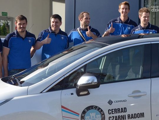 Przekazanie samochodów zawodnikom Cerrad Czarni Radom Przekazanie samochodów zawodnikom Cerrad Czarni Radom