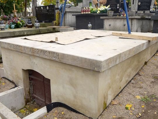 Grób rodziny Mierzyńskich odrestaurowany Grób rodziny Mierzyńskich odrestaurowany