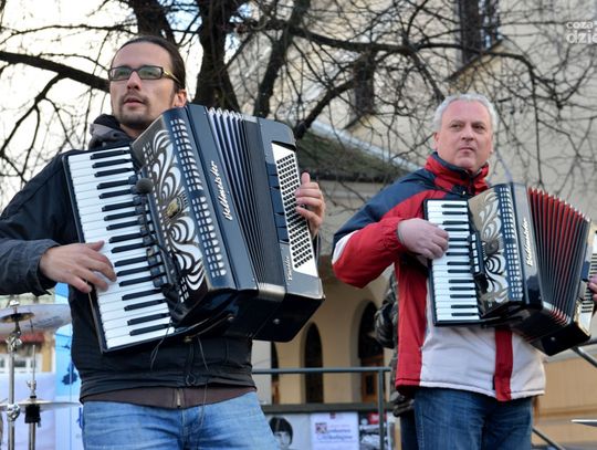 Radomscy muzycy śpiewają dla Magdy Swat