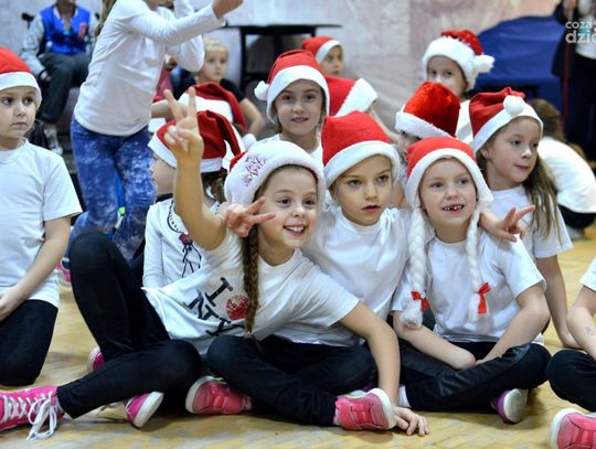 Roztrzygnięcie konkursu plastycznego Walentyny Pawelec i pokazy tanća w Igreku