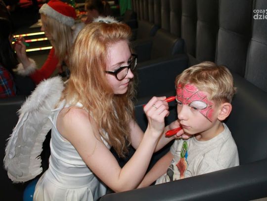 Dobre Anioły studentów UTH w kręgielni Platinium