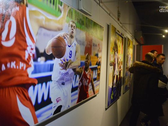 Wystawa Krzysztofa Karykowskiego "40 minut czystej gry" w Heliosie