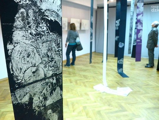 1+1 / EVA HNATOVÁ - rysunek, instalacja / RIA KMEŤOVÁ - fotografia w Łaźni