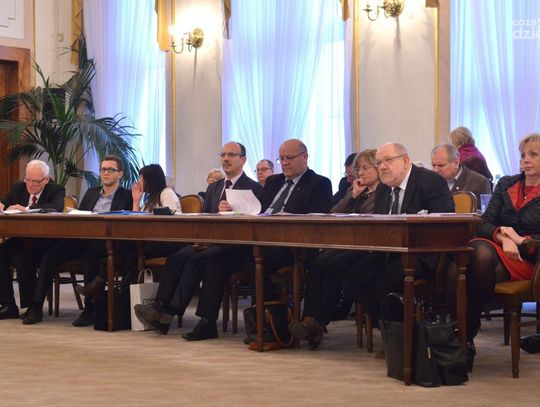 Sesja rady miejskiej i uchwalenie budżetu na 2015 rok