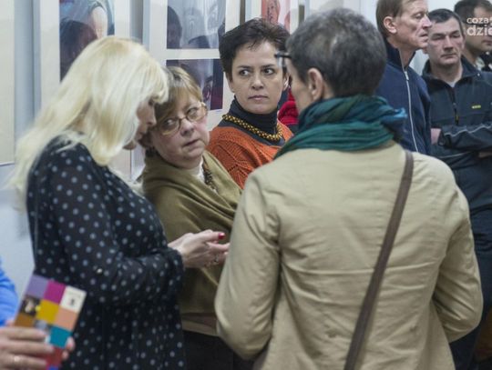 "Kobieta w obiektywie kobiety" - wystawa w bibliotece