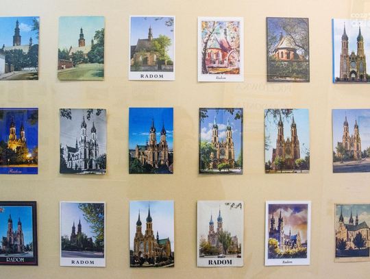 "Pocztówka z Radomia" wystawa pocztowek Pawła Putona w bibliotece na os. Poludnie "Pocztówka z Radomia" wystawa pocztowek Pawła Putona w bibliotece na os. Poludnie