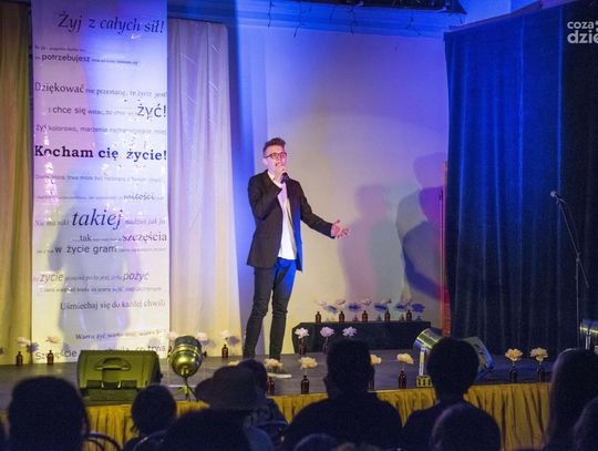 Koncert solistów Studia Piosenki “Fermata” pt. “Kocham Cię Życie!” w MDK