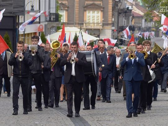 Pochód z okazji Święta 1 Maja