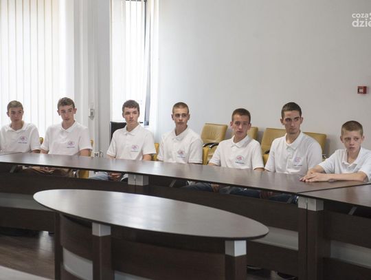 Gratulacje dla kadetów Rosy w magistracie Gratulacje dla kadetów Rosy w magistracie