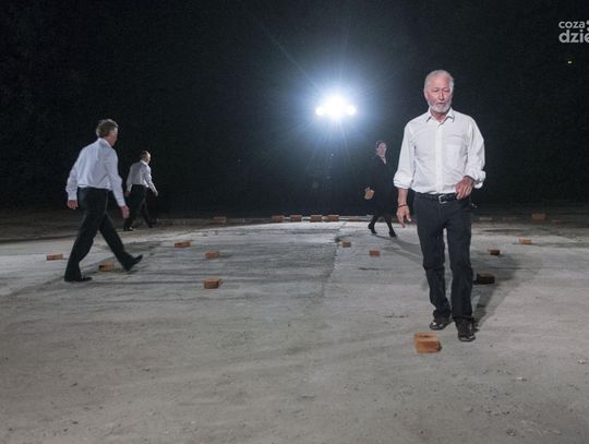 Spektakl „Armia” Akademii Ruchu w Elektrowni Spektakl „Armia” Akademii Ruchu w Elektrowni