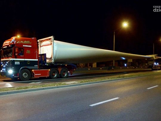 Nietypowy transport ulicami Radomia