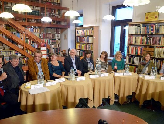 „Komu i do czego służą nagrody literackie?” - panel dyskusyjny w MBP Radom