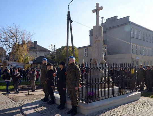 Krzyż wolności pod opieką uczniów ZDZ