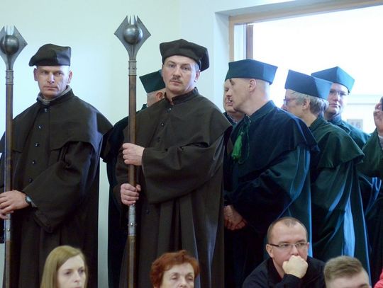 Wręczanie nominacji i odznaczeń na UTH