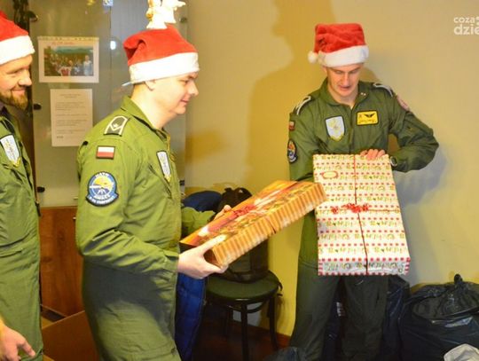Wojskowi rozdawali prezenty