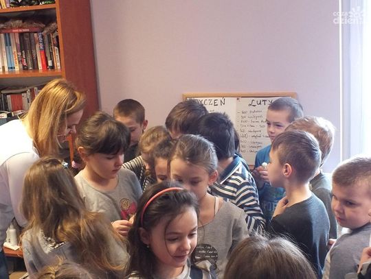 Najfajniejsza pierwsza klasa z wizytą w Radomskiej Grupie Mediowej Najfajniejsza pierwsza klasa z wizytą w Radomskiej Grupie Mediowej