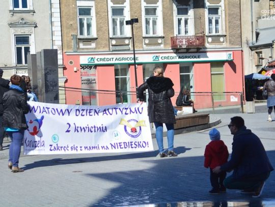 Obchody Światowego Dnia Autyzmu na Żeromskiego Obchody Światowego Dnia Autyzmu na Żeromskiego