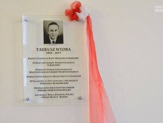 Odsłonięcie tablicy upamiętniającej Tadeusza Wydrę