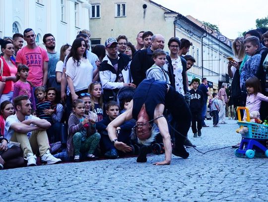 V edycja Międzynarodowego festiwalu artystów ulicznych i precyzji w Radomiu cz. 2