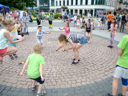 Studenci dzieciom - festyn na deptaku
