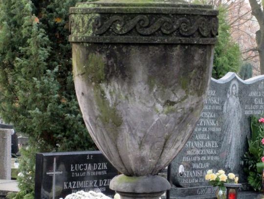 Renowacje na radomskim cmentarzu rzymskokatolickim