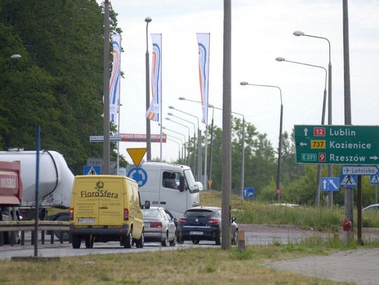 Utrudnienia w ruchu w okolicy ul.Żółkiewskiego i ronda im. ks. Popiełuszki