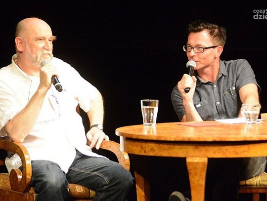 Czytanie powieści Wojciecha Pestki pt. "Powiedzcie swoim" Czytanie powieści Wojciecha Pestki pt. "Powiedzcie swoim"