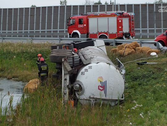 Wypadek na krajowej "siódemce" w Młodocinie