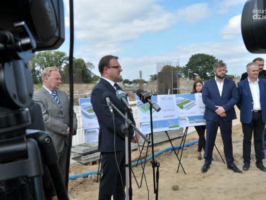 Koncepcja stadionu i budowa hali