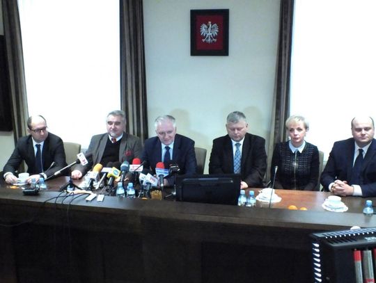 Wicepremier Gowin podpisuje decyzje o utworzeniu kier. lekarskiego na UTH