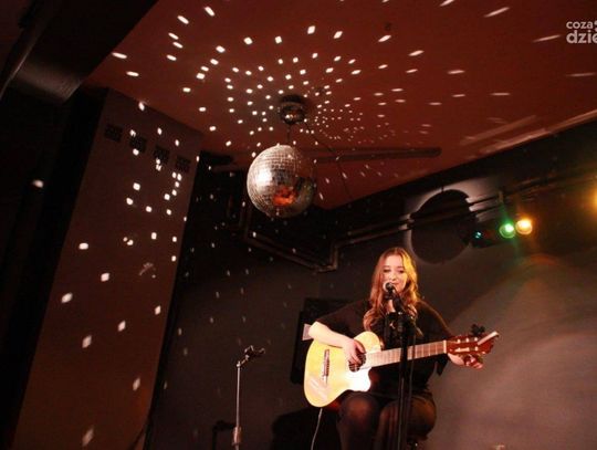 Inauguracja "Pod 13" i koncert Rosalie Chatwin w MOK "Amfiteatr"