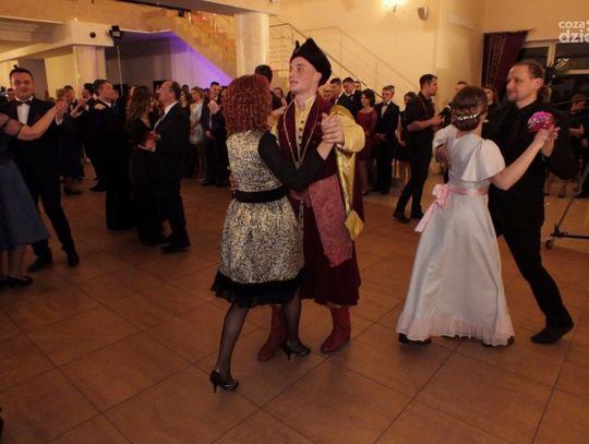 Najciekawsze zdjęcia studniówkowe 2017 cz.ll