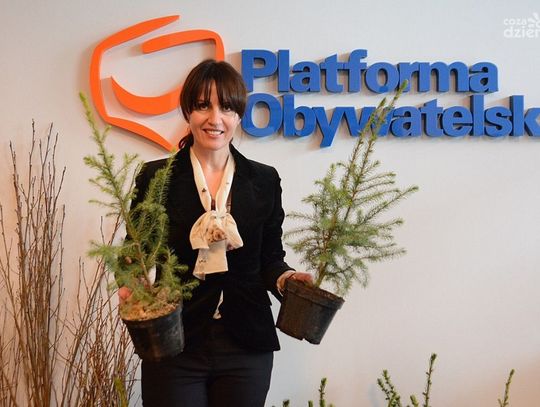 Platforma rozdała sadzonki drzew