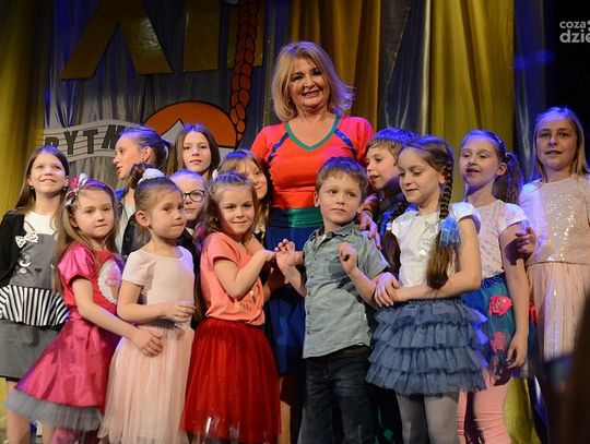 XII OGÓLNOPOLSKI FESTIWAL PIOSENKI MAJKI JEŻOWSKIEJ „RYTM I MELODIA” XII OGÓLNOPOLSKI FESTIWAL PIOSENKI MAJKI JEŻOWSKIEJ „RYTM I MELODIA”