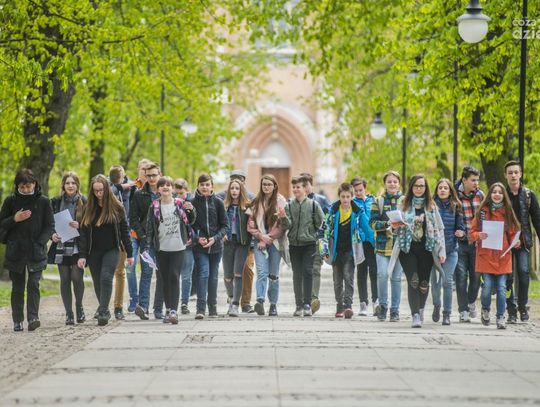 "Kochanowski czyta" - happening uczniów