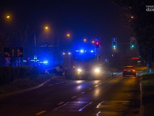 Nocne dachowanie na ul. Chrobrego