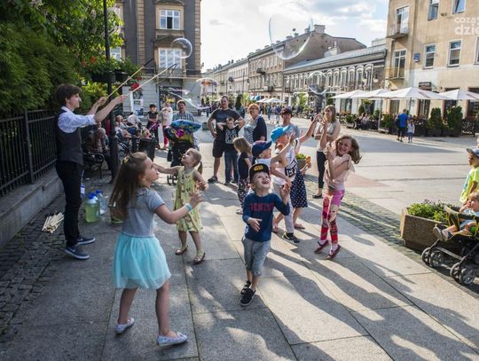 VI Międzynarodowy Festiwalu Artystów Ulicznych i Precyzji VI Międzynarodowy Festiwalu Artystów Ulicznych i Precyzji
