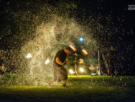 Noc żywiołów w Starym Ogrodzie