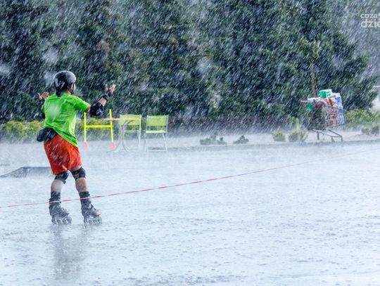 Nightskating Radom - przejazd rolkarzy przez miasto
