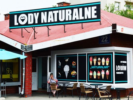 Podpatrujemy jak w "Naturalnej" kręcą lody Podpatrujemy jak w "Naturalnej" kręcą lody