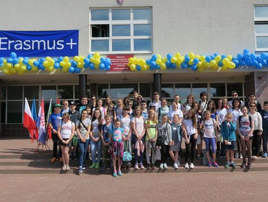 PSP nr 4 z Oddziałami Integracyjnymi "Erasmus+" PSP nr 4 z Oddziałami Integracyjnymi "Erasmus+"