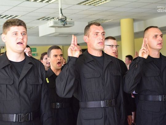 Ślubowanie nowych policjantów