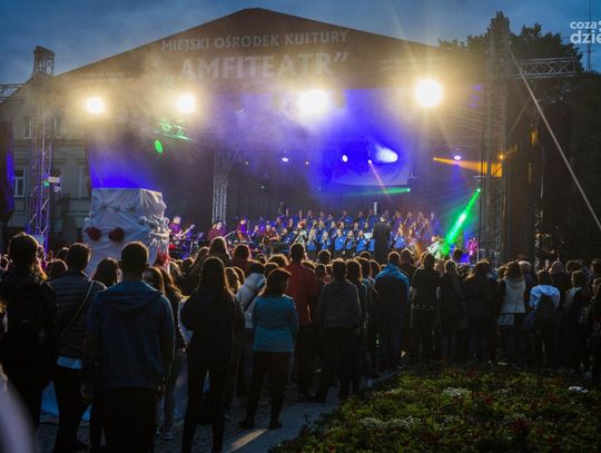 Apel Młodych i Nieziemskie Granie - Młodzi z Winkiem Apel Młodych i Nieziemskie Granie - Młodzi z Winkiem